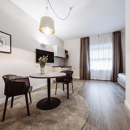 Estella Luxury Suites Торино Екстериор снимка