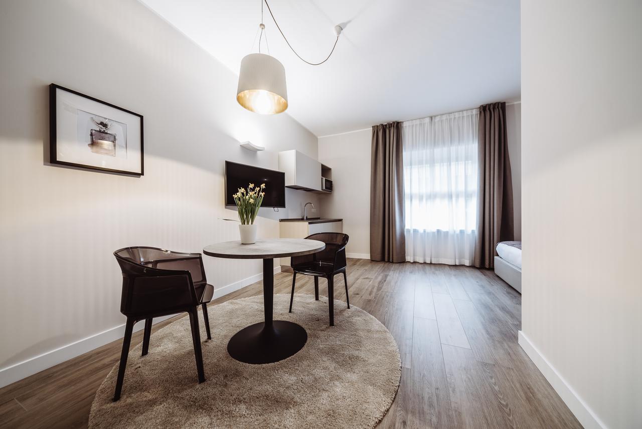 Estella Luxury Suites Торино Екстериор снимка